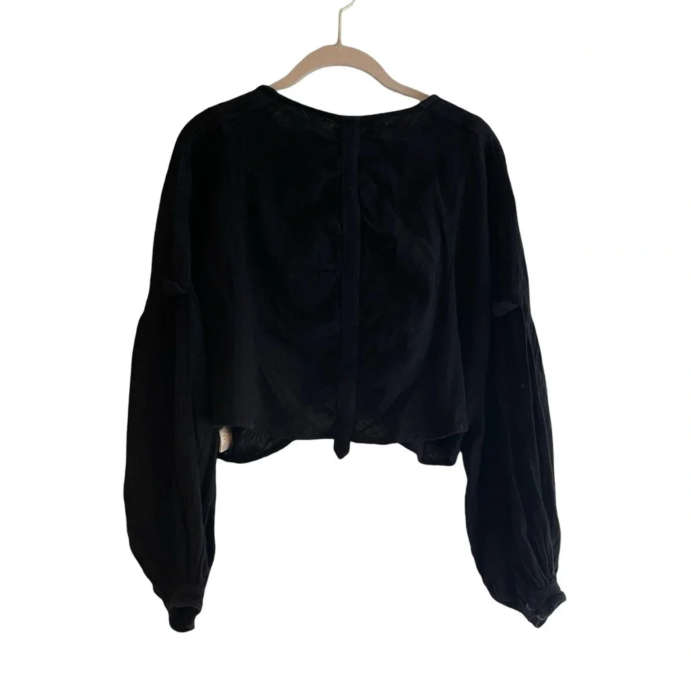 Free People Day Dreaming crop gauzy blouse. Puff shoulder and flowy sleeves Sz S